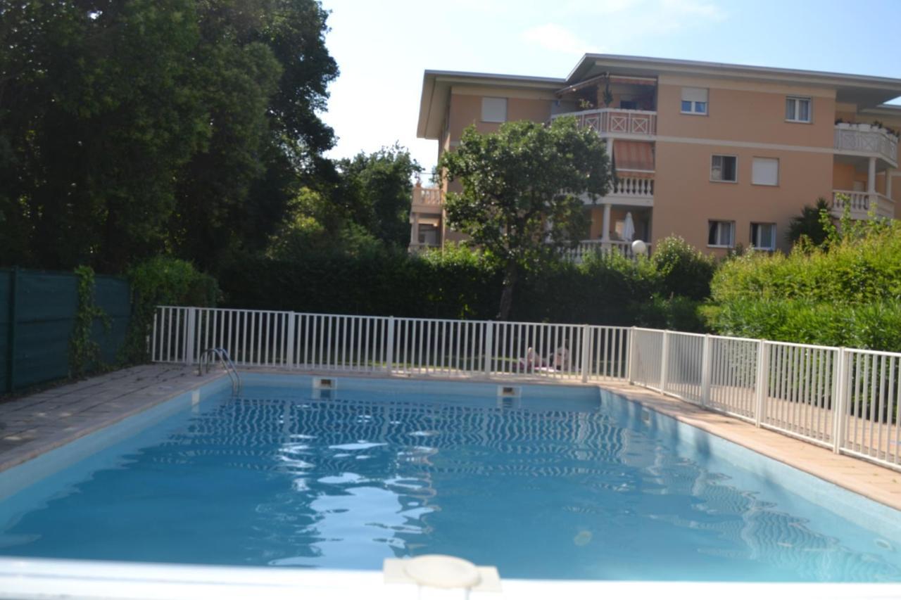 Appartement Tranquille Avec Jardin Et Piscine Fréjus Extérieur photo