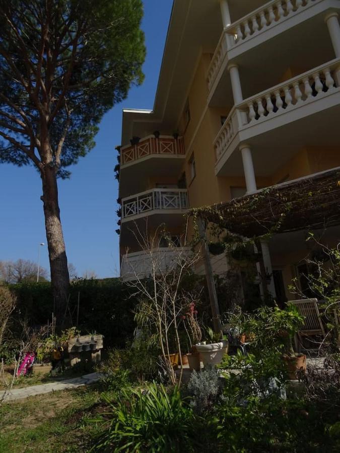 Appartement Tranquille Avec Jardin Et Piscine Fréjus Extérieur photo