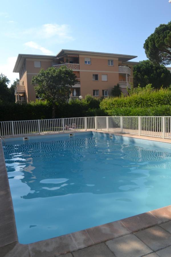 Appartement Tranquille Avec Jardin Et Piscine Fréjus Extérieur photo